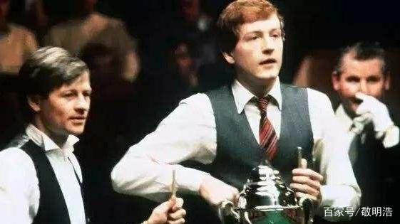 边后卫主动 边后卫主动